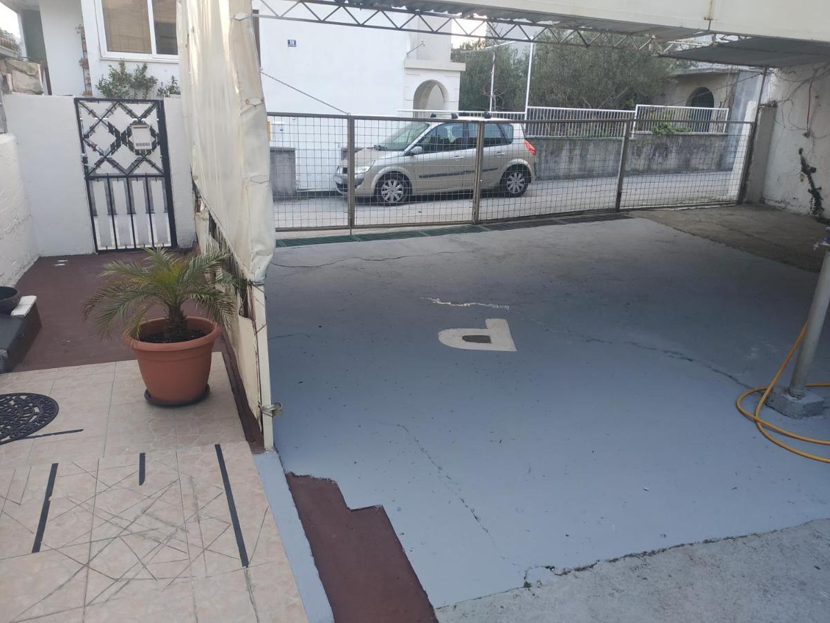 B&B Guest House "Be Happy"-Parking,Breakfast Center Split Zewnętrze zdjęcie